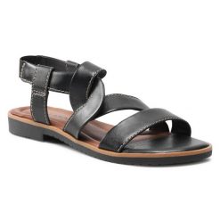 Sandały Lasocki. Czarne sandały damskie Lasocki, bez wzorów, bez obcasa, na płaskiej podeszwie, bez zapięcia. Za 69.99 zł.