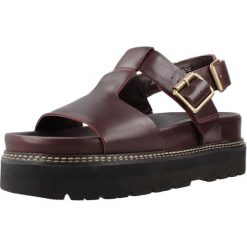 Sandały CLARKS ORIANNA SKY Bordeaux. Czerwone sandały damskie Clarks, bez wzorów, ze skóry, bez obcasa, bez zapięcia. Za 279.99 zł.