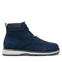 Trzewiki Tommy Hilfiger. Niebieskie botki męskie Tommy Hilfiger, bez wzorów, bez zapięcia. Za 399.99 zł.