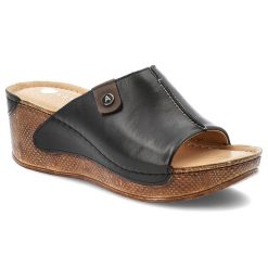 Czarne Klapki Armodo Modne Obuwie Damskie Na Koturnie. Czarne klapki damskie Armodo, bez wzorów, ze skóry, bez obcasa, na koturnie, bez zapięcia. Za 259.00 zł.