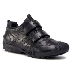 Sneakersy Geox. Czarne półbuty chłopięce Geox, bez wzorów, bez zapięcia. Za 179.99 zł.