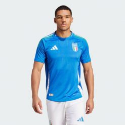 Koszulka Italy 2024 Home Authentic. Niebieskie koszulki sportowe męskie Adidas, bez wzorów, bez kołnierzyka, bez ramiączek, do piłki nożnej. Za 699.00 zł.