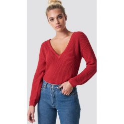 NA-KD Sweter z głębokim dekoltem V - Red. Swetry damskie marki NA-KD. Za 121.95 zł.