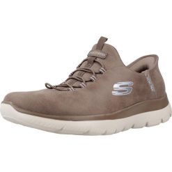 Buty SKECHERS SUMMITS-UNKNOWN TRAI SLIP-INS Brązowy. Brązowe trampki i tenisówki damskie Skechers, bez wzorów, casualowe, bez zapięcia. Za 382.70 zł.
