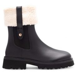 Botki Badura. Czarne botki damskie Badura, bez obcasa, na płaskiej podeszwie, bez zapięcia. Za 349.99 zł.