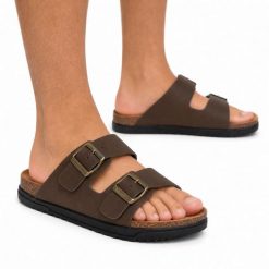 Klapki męskie Wrangler BELVILLE SLIDER MEN LOW. Brązowe klapki męskie Wrangler, z materiału, wakacyjne. Za 139.00 zł.