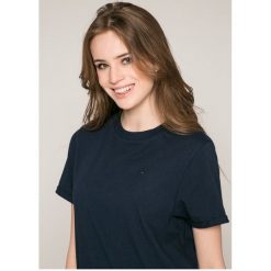 Tommy Jeans - Top. Topy damskie marki Tommy Jeans. W wyprzedaży za 129.90 zł.