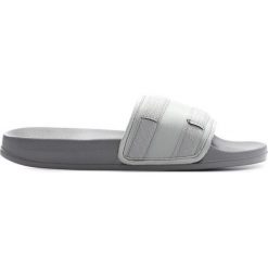 Szare Klapki Opensightly. Klapki męskie marki Born2be. Za 39.99 zł.