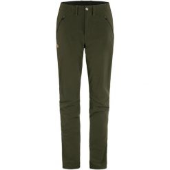 Spodenki turystyczne Abisko Trail Stretch Trousers W - zielone. Zielone spodnie snowboardowe damskie Fjällräven, na zimę, xs, bez wzorów, sportowe, narciarskie. Za 689.99 zł.