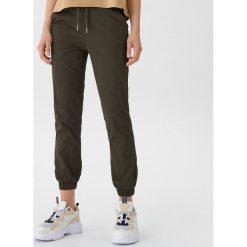 Spodnie typu jogger - Khaki. Spodnie materiałowe damskie marki House. Za 79.99 zł.