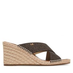Klapki MICHAEL Michael Kors. Brązowe espadryle damskie MICHAEL Michael Kors, bez wzorów, bez obcasa, bez zapięcia. Za 381.99 zł.