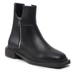 Botki DeeZee. Czarne botki damskie DeeZee, bez obcasa, na płaskiej podeszwie, bez zapięcia. Za 179.99 zł.