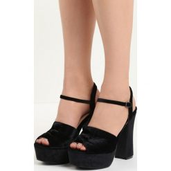 Czarne Sandały Ambrosia. Czarne sandały damskie Born2be, bez wzorów, z weluru, bez obcasa, na obcasie, bez zapięcia. Za 29.99 zł.