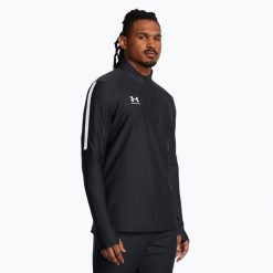 Bluza piłkarska męska Under Armour Challenger Pro 1/4 Zip. Czarne bluzy męskie Under Armour, m, bez wzorów, bez kaptura. Za 239.99 zł.