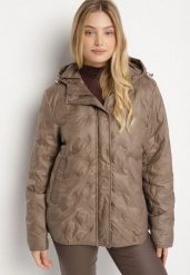 Brązowa Pikowana Kurtka Przejściowa z Kapturem Arivitte. Brązowe kurtki damskie Born2be, plus size, bez wzorów, z jeansu, z kapturem. Za 229.99 zł.