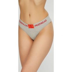 Calvin Klein Underwear - Stringi. Stringi damskie marki Calvin Klein Underwear. Za 89.90 zł.