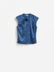 Bluzka z żakardowym wzorem - niebieski. Niebieskie bluzki damskie Reserved, l, bez wzorów, z tkaniny, bez kołnierzyka, bez ramiączek. Za 99.99 zł.