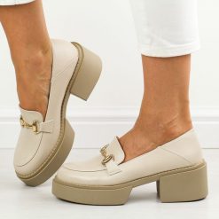 Beżowe mokasyny damskie na platformie Vinceza 58231. Brązowe mokasyny damskie VINCEZA, z materiału, eleganckie. Za 179.00 zł.