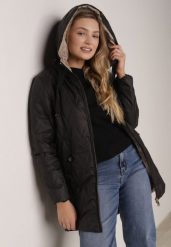 Czarna Pikowana Kurtka Przejściowa Parka z Kapturem o Długim Kroju z Ozdobą Isaline. Czarne kurtki damskie Born2be, l, z aplikacjami, z dresówki, klasyczne, z kapturem. Za 159.99 zł.