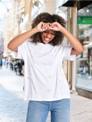 Koszulka z aplikacjami w kształcie kwiatów - biały. Białe t-shirty damskie Sinsay, l, z aplikacjami, bez kołnierzyka. W wyprzedaży za 11.99 zł.