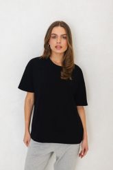 T-SHIRT ERICA CZARNY One size - Flawless. Czarne t-shirty damskie Flawless, uniwersalny, bez wzorów, z bawełny, klasyczne, bez kołnierzyka. Za 187.00 zł.