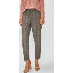 Vero Moda - Spodnie Vilian. Spodnie materiałowe damskie marki Vero Moda. W wyprzedaży za 129.90 zł.