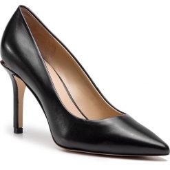 Szpilki GUESS - Barett FL6BAT LEA08 BLACK. Półbuty damskie marki Guess. W wyprzedaży za 449.00 zł.