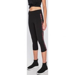 Guess Jeans - Legginsy. Jeansy damskie marki Guess Jeans. Za 219.90 zł.