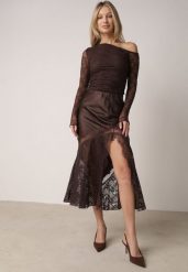 Brązowa Spódnica z Satyny z Koronką i Rozcięciem na Nogę Doritana. Brązowe spódnice damskie Born2be, l, bez wzorów, z koronki, eleganckie, midi, dopasowane. Za 149.99 zł.