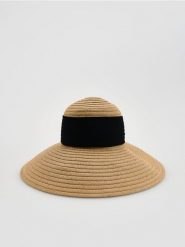 Kapelusz z ozdobną kokardą - kremowy. Białe czapki i kapelusze damskie Reserved, bez wzorów. Za 119.99 zł.