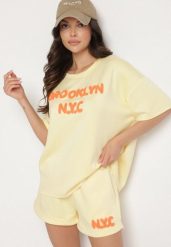 Żółty Komplet Oversize z Wiskozą T-shirt i Szorty z Nadrukiem Liravella. Żółte szorty damskie Born2be, bez wzorów, z wiskozy, eleganckie. Za 149.99 zł.