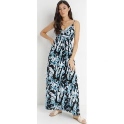 Czarno-Niebieska Sukienka Agilea. Niebieskie sukienki damskie Born2be, m, z aplikacjami, z tkaniny, bez kołnierzyka, bez ramiączek, maxi, kopertowe. Za 29.99 zł.