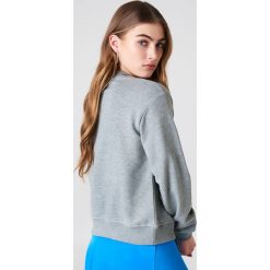 NA-KD Bluza z logo NA-KD - Grey. Bluzy damskie marki NA-KD. W wyprzedaży za 45.20 zł.