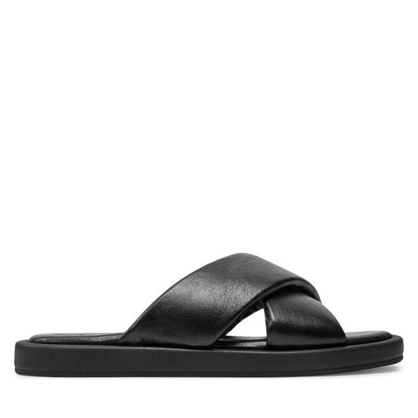 Klapki Tamaris. Czarne klapki damskie Tamaris, bez wzorów, bez obcasa. Za 334.99 zł.