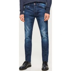 Jeansy slim fit - Granatowy. Niebieskie jeansy męskie Reserved. Za 149.99 zł.