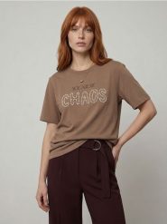 Bawełniana koszulka z perłową aplikacją - brązowy. Brązowe t-shirty damskie Sinsay, l, z aplikacjami, z bawełny, bez kołnierzyka. Za 29.99 zł.