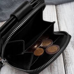 Paolo Peruzzi Portfel damski skórzany mały czarny RFID AL-24-BL. Czarne portfele damskie Paolo Peruzzi, bez wzorów. Za 90.71 zł.