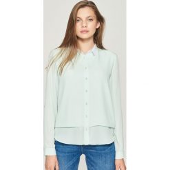 Koszula z białym kołnierzem - Turkusowy. Koszule damskie marki Calvin Klein Jeans. W wyprzedaży za 29.99 zł.