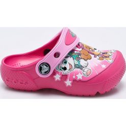 Crocs - Klapki dziecięce. Sandały dziewczęce marki Crocs. Za 149.90 zł.