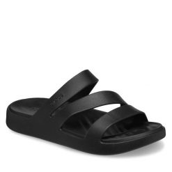 Klapki Crocs. Czarne klapki damskie Crocs, bez wzorów, bez obcasa. Za 139.99 zł.