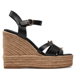 Espadryle Tamaris. Czarne klapki damskie Tamaris, bez wzorów, bez obcasa, bez zapięcia. Za 189.99 zł.