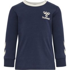 T-shirt z długim rękawem dla chłopca Hummel Maule. Niebieskie t-shirty dla chłopców Hummel, bez wzorów, z bawełny, bez ramiączek. Za 161.50 zł.