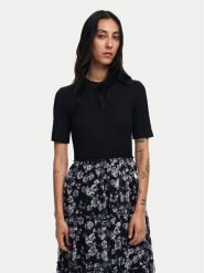 Desigual Sukienka codzienna Indianapolis 24WWVW54 Czarny Regular Fit. Czarne sukienki damskie Desigual, na co dzień, xs, bez wzorów, z syntetyku, bez kołnierzyka, bez ramiączek, proste. Za 319.99 zł.