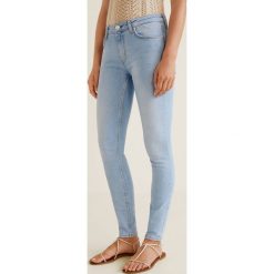 Mango - Jeansy Olivia. Jeansy damskie marki Mango. W wyprzedaży za 69.90 zł.