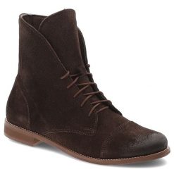 Czekoladowe Botki Armodo Stylowe Obuwie Damskie. Brązowe kozaki damskie Armodo, z weluru, bez obcasa, na płaskiej podeszwie. Za 356.99 zł.