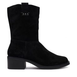 Botki Clarks. Czarne botki damskie Clarks, bez obcasa, na płaskiej podeszwie, bez zapięcia. Za 479.99 zł.