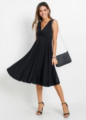 Sukienka T-shirtowa. Czarne sukienki damskie bonprix, bez wzorów, eleganckie, bez kołnierzyka, bez ramiączek, rozkloszowane. Za 139.99 zł.