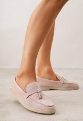 Różowe Mokasyny z Imitacji Zamszu z Ozdobnym Przeszyciem i Zawieszką Veleyra. Czerwone mokasyny damskie Born2be, z jeansu, biznesowe. Za 89.99 zł.