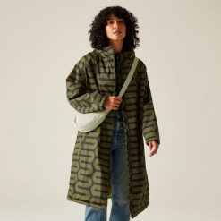 Szlafrok damski Orla. Zielone kurtki sportowe damskie Regatta, bez wzorów, bez kaptura, trekkingowe. Za 549.99 zł.