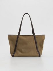 Zamszowa torebka shopper - beżowy. Brązowe torebki shopper damskie Reserved, bez wzorów, z zamszu, zamszowe, bez dodatków. Za 359.99 zł.